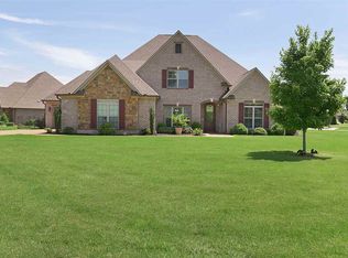 35 Rock Pointe Dr, Jackson, TN 38305