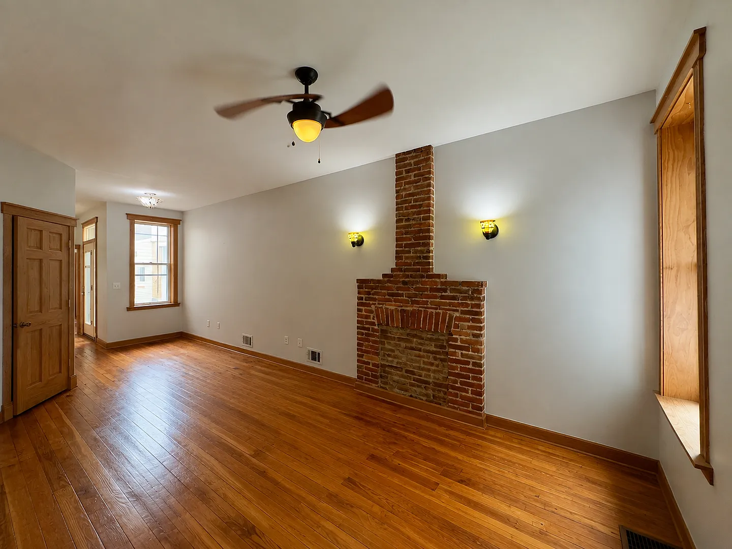 Charming 2BD/2.5BA Townhome in South Baltimore, MD! — Photo 3