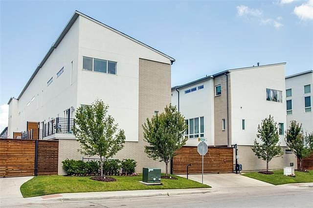 1st image of 4962 Hornsby Pl