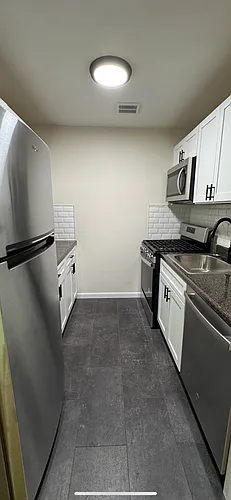 18 Waldron Ave Photo 1