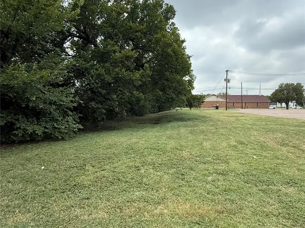 1804 Ash Crescent St, Fort Worth, TX 76104