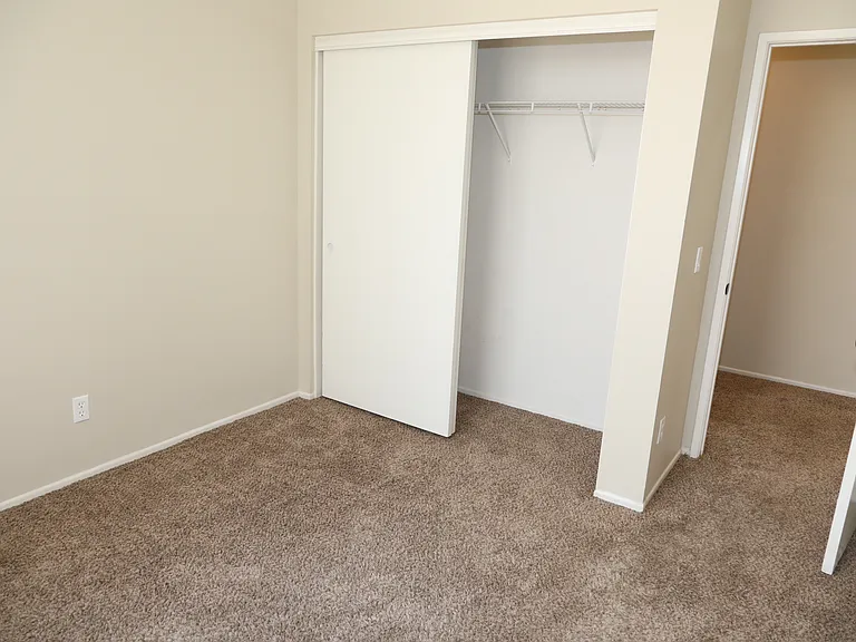 45713 Coventry Ct — Photo 13