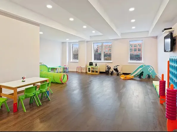 343 4th Avenue image 21 of 24