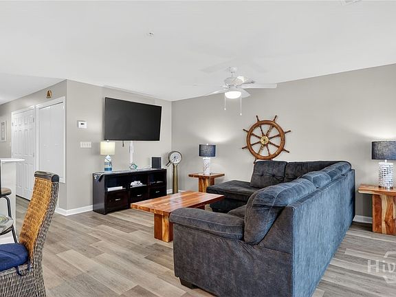 4th image of 1615 Strand #8