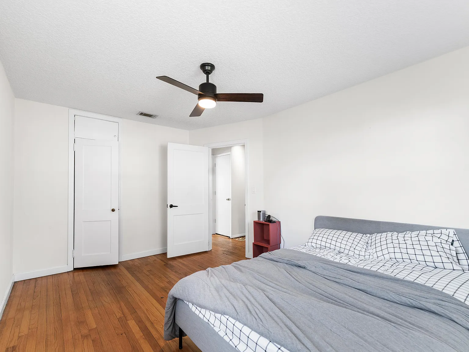 2 bed, 856 sqft, $1,650 — Photo 3