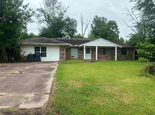 421 Nancy Dr, Bridge City, TX 77611