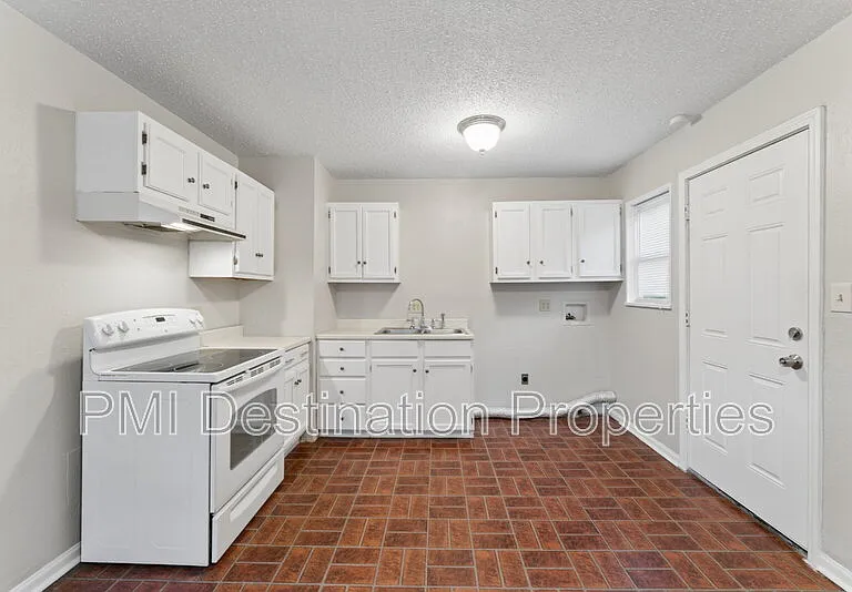 5431 N Indiana Ave — Photo 13
