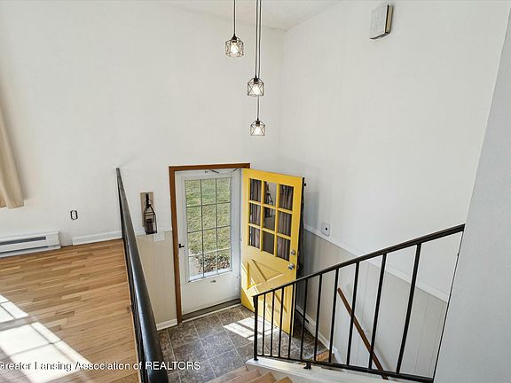 5th image of 5895 Peachtree Dr