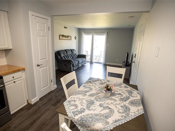 5th image of 16518 Victoria Crossing Dr Unit H