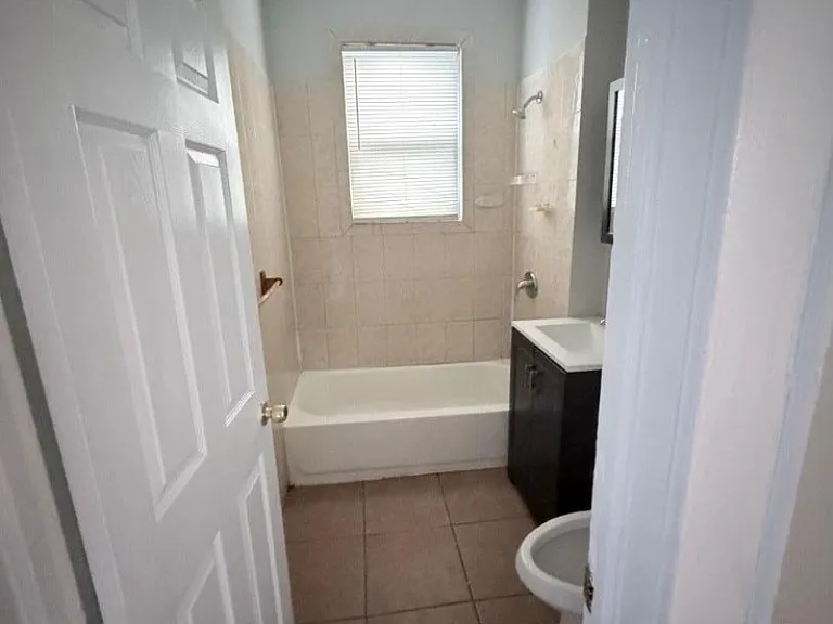 123 University Pl #1 — Photo 10