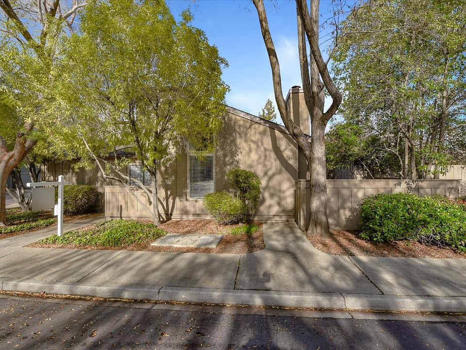 1st image of 101 Spruce Hill Ct