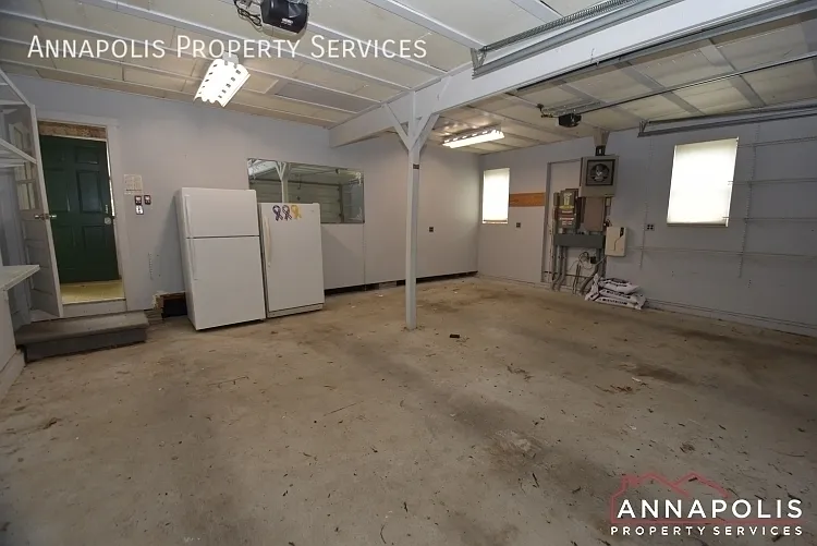 7809 Locust Wood Rd — Photo 32