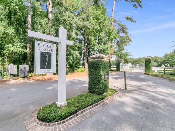 17 Leaning Oak Ln, Ravenel, SC 29470