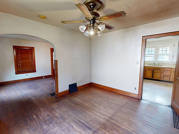 5th image of 19 Gibson Ave