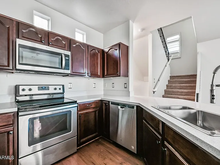 933 W Aspen Way — Photo 9