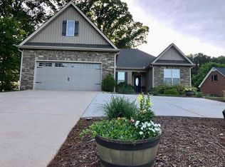 379 Riveroak Rd, Inman, SC 29349