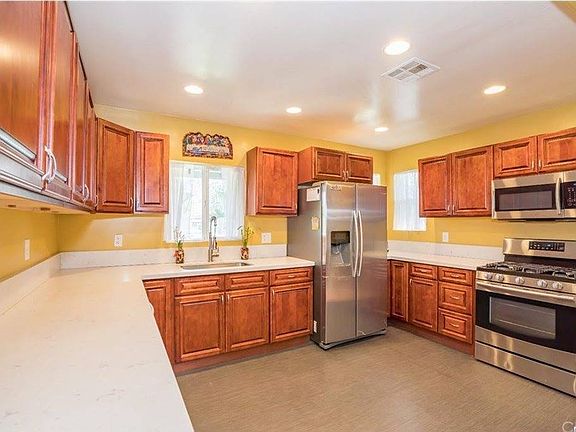 5th image of 8927 Woodley Ave