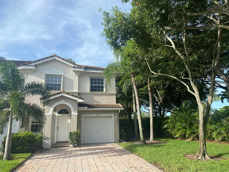 4456 Regal Ct — Photo 1