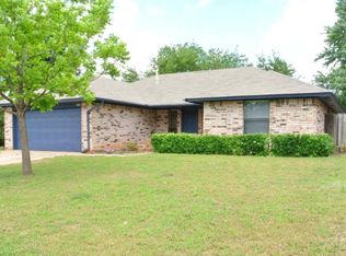 1411 W Aries Rd, Edmond, OK 73003