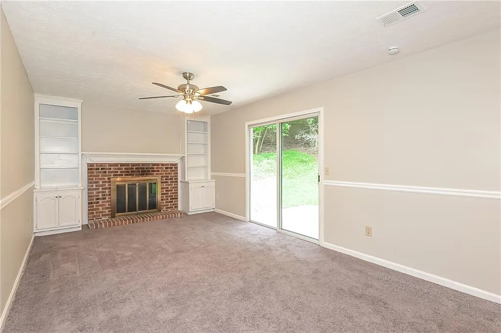 3 bed, 3.0 bath, 1685 sqft, $2,595 — Photo 4