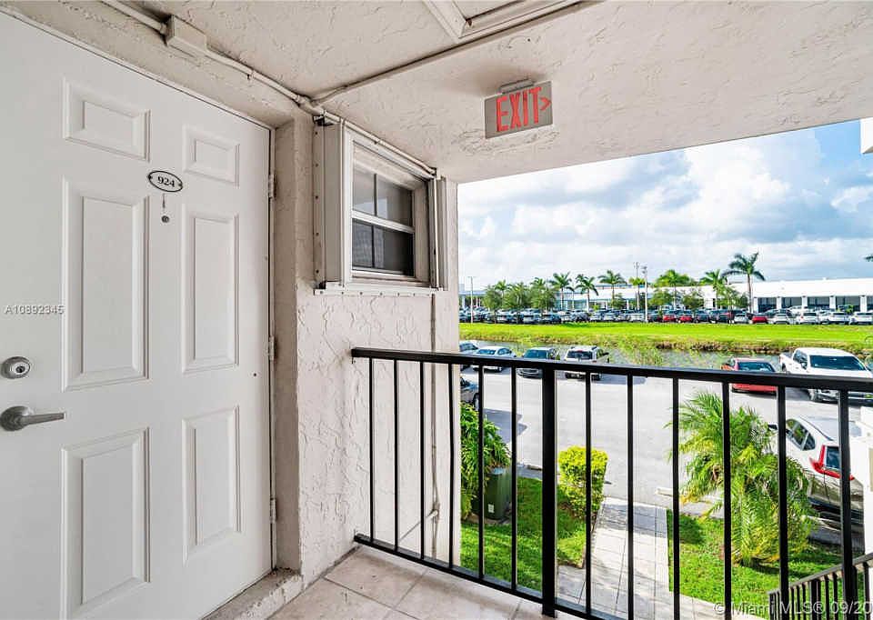1st image of 8600 SW 67th Ave #924