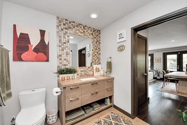 1410 Hyde Park Blvd #203 — Photo 38