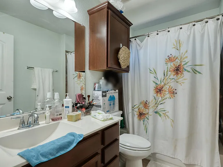 413 Alsatian Ln — Photo 8