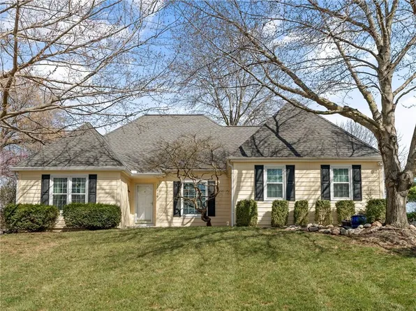 13416 W 70th Ter, Shawnee, KS 66216