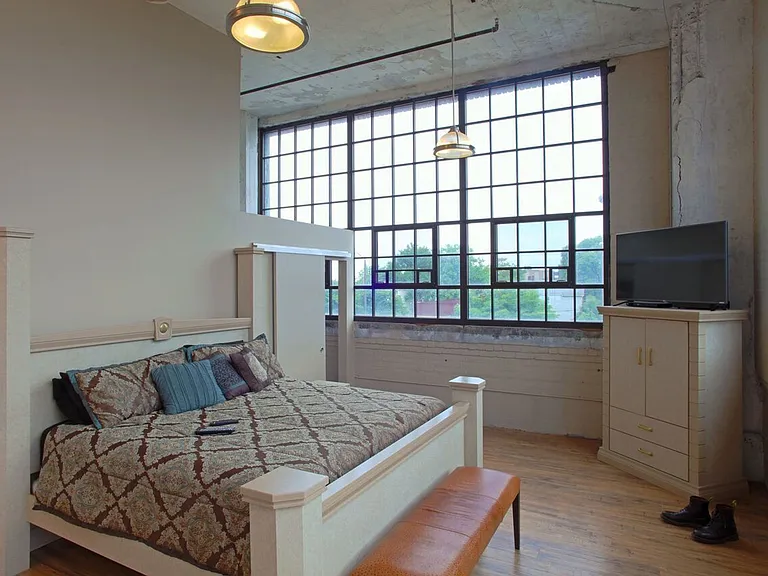 2320 Lofts — Photo 3