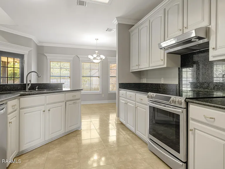 106 Anslem Dr — Photo 8