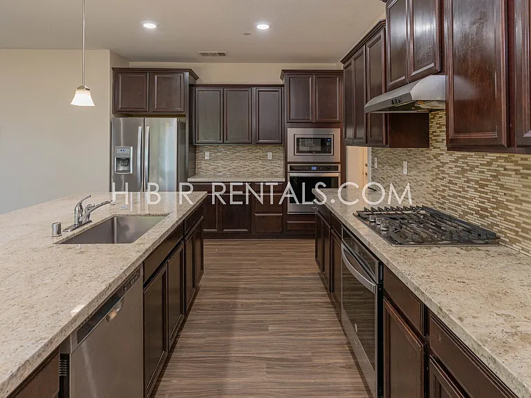 1496 Dairy Dr — Photo 9