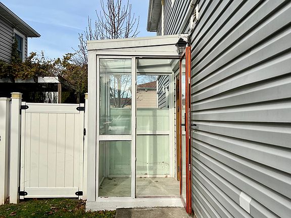 2nd image of 96 Amsterdam Ave #1
