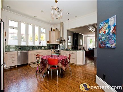 eat in kitchen