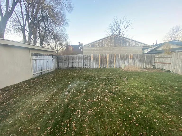 1815 E Vine St — Photo 21