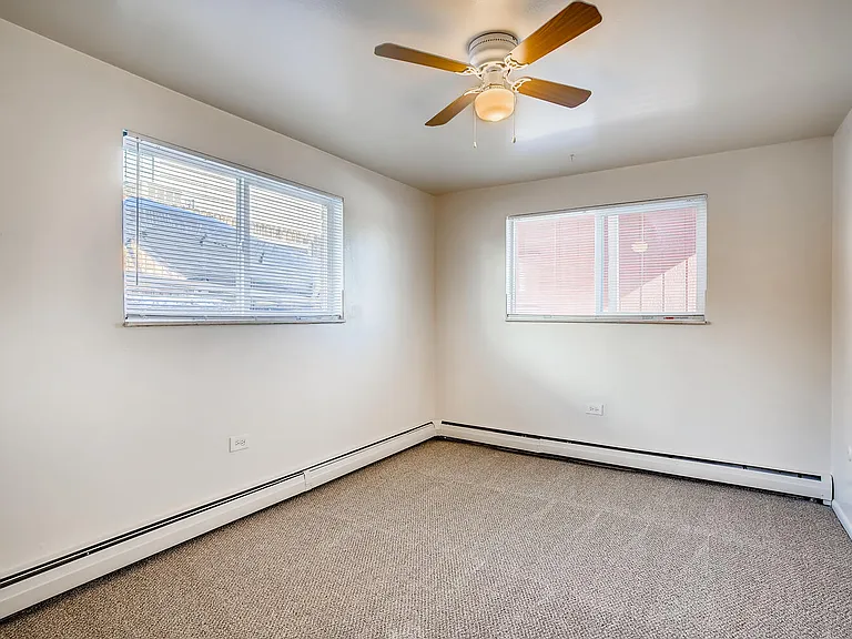 290 S Hoyt St — Photo 8