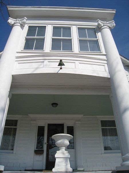 2nd image of 910 5th Ave