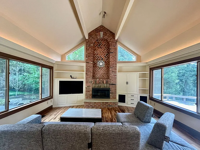 1130 Lancaster Way SE — Photo 9