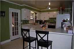 2nd image of 611 Hyde Park Ave
