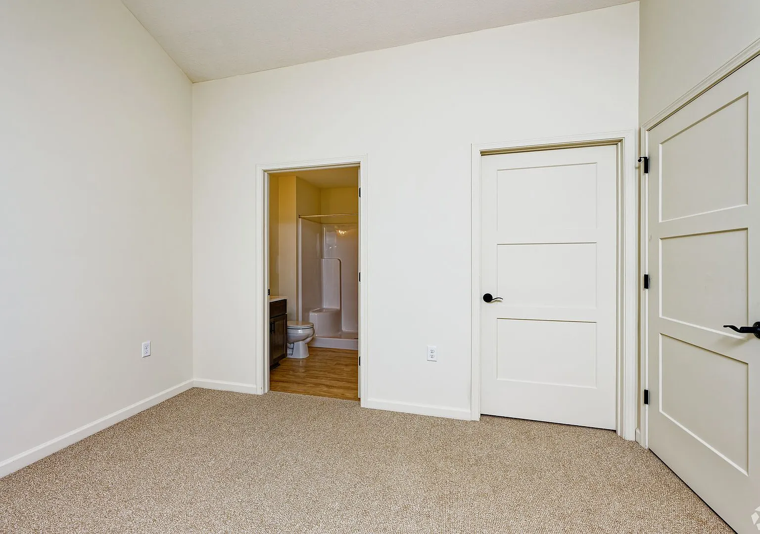 2 Bed Ranch — Photo 4