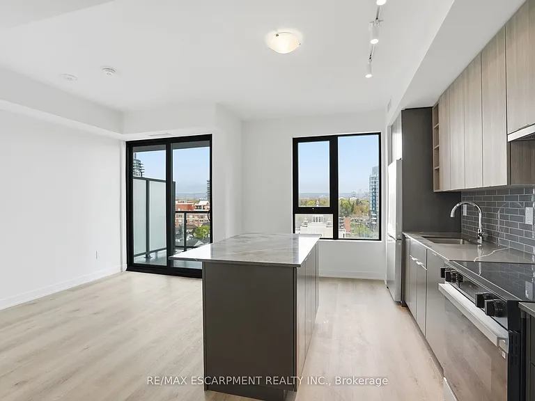 2075 Lakeshore Rd #702 — Photo 7