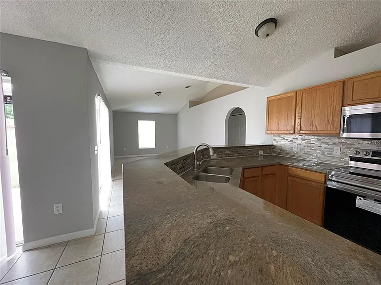 723 Parrot Ct — Photo 18