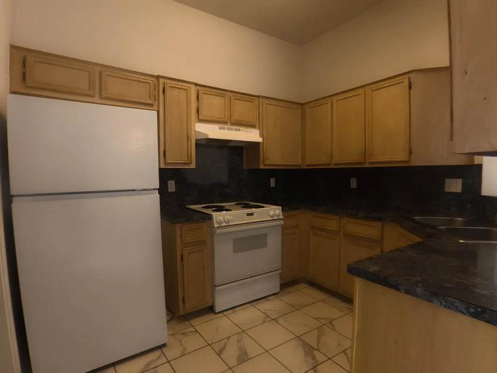 4908 Topsey Dr — Photo 3