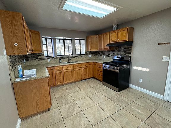5th image of 14133 Rockenbach St