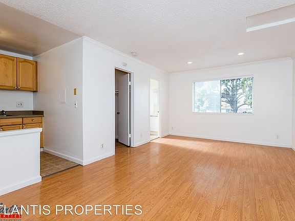 4th image of 5520 Camden Ave APT 02