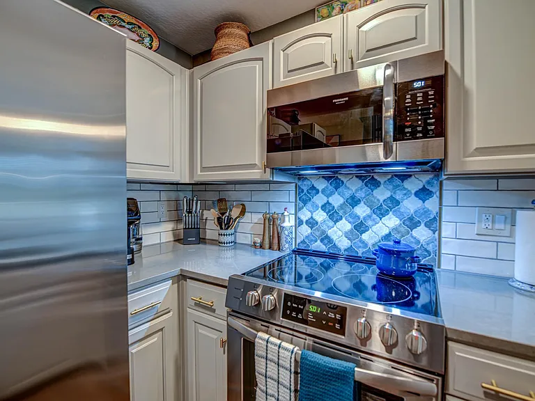 426 N Alder St — Photo 19