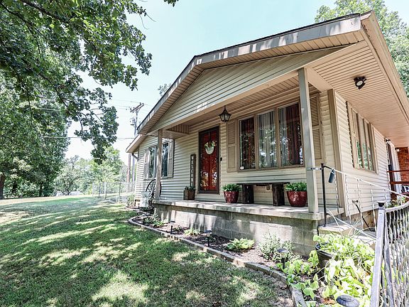 3rd image of 57 Adrian Ln