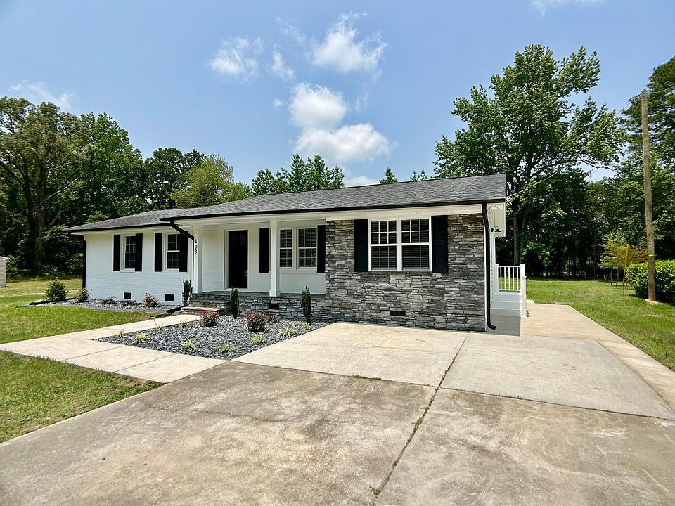 1st image of 103 Crescent Dr