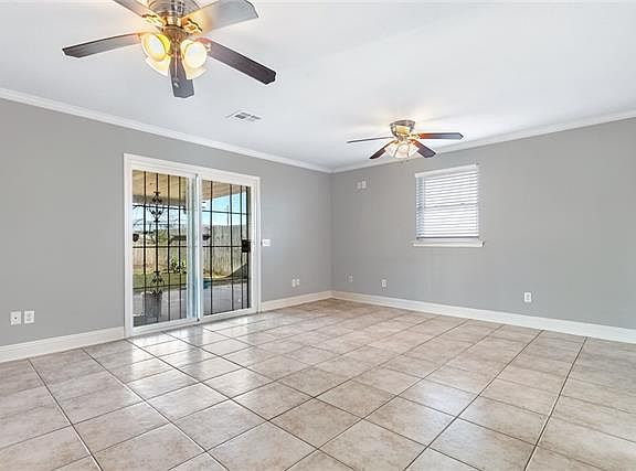 4th image of 8505 Prince Dr