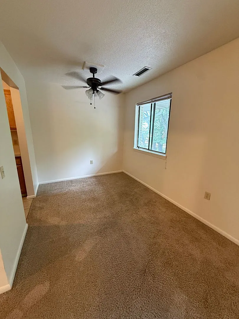 Two bedroom available in Millcreek — Photo 2