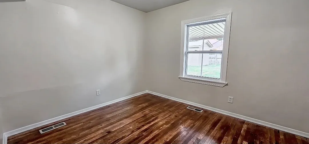 3 bed, 1675 sqft, $600 — Photo 2